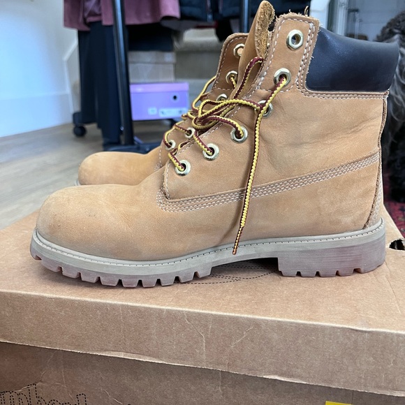 Timberland Boots - Picture 7 of 8